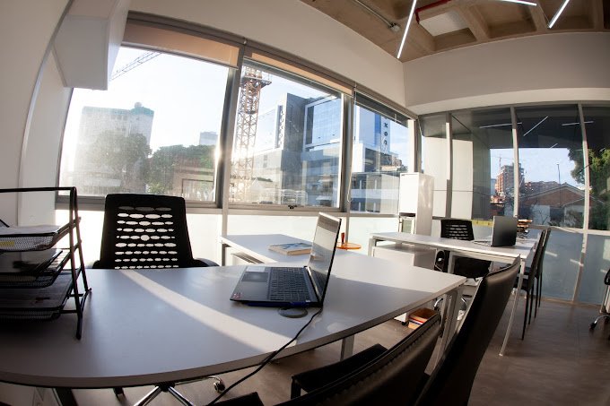 Fachada de Nest Coworking Las Mercedes 2722